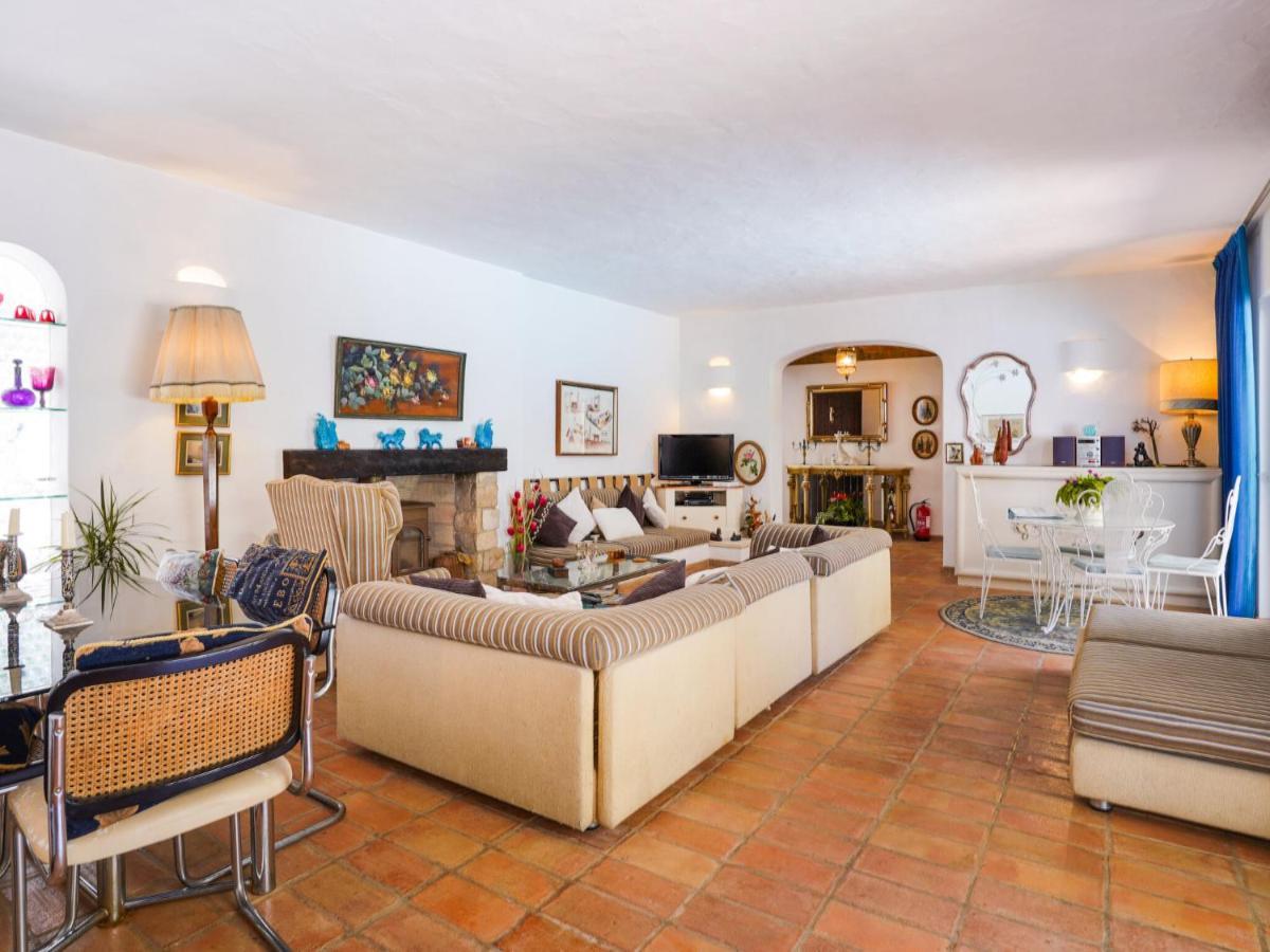 Roofed Villa In Albufeira With Private Swimming Pool Olhos de Agua  Bagian luar foto