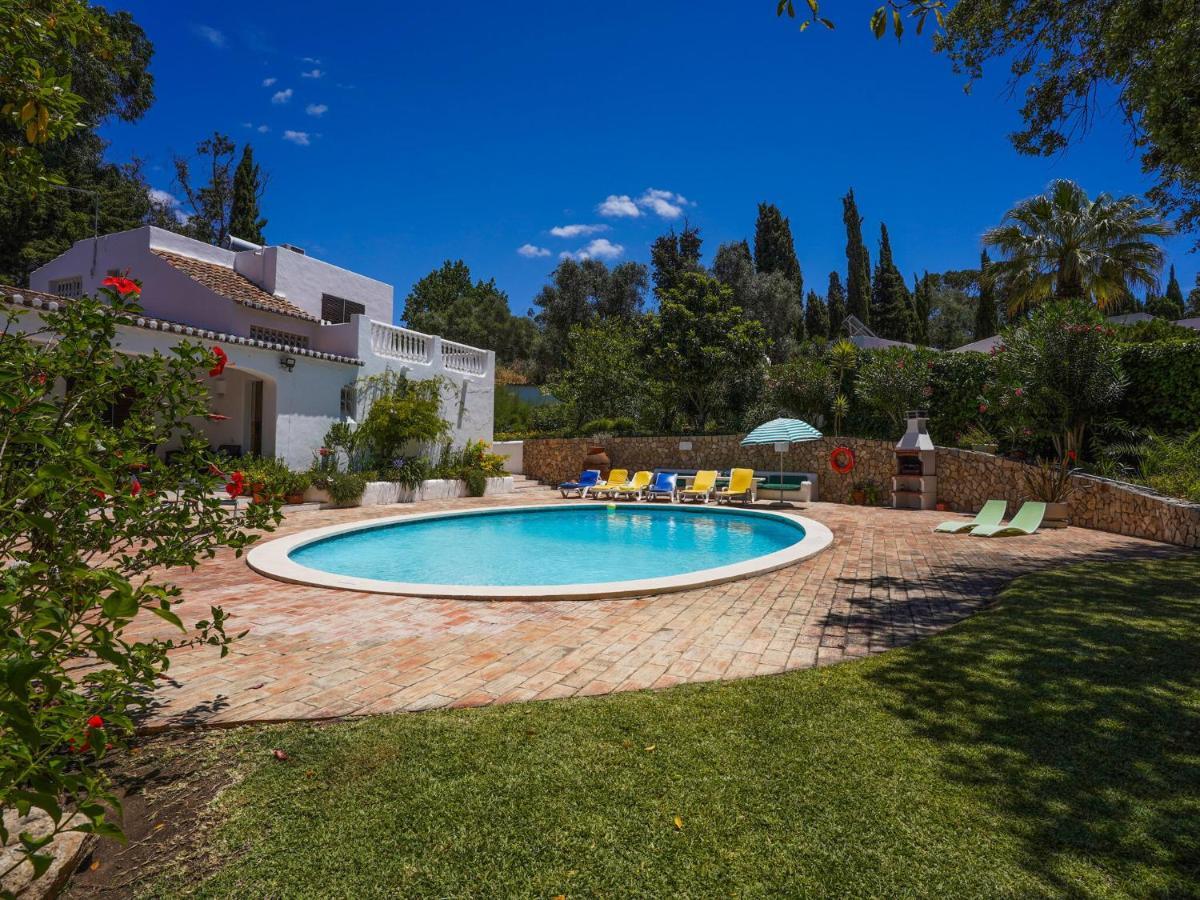 Roofed Villa In Albufeira With Private Swimming Pool Olhos de Agua  Ruang foto