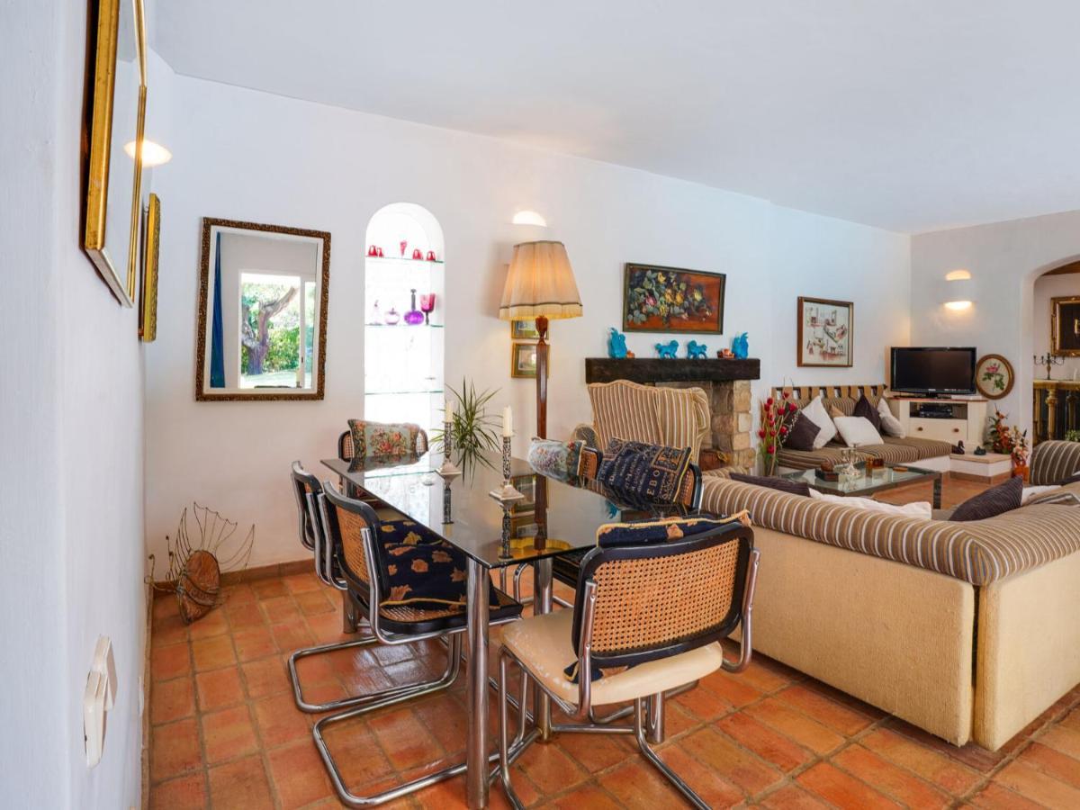 Roofed Villa In Albufeira With Private Swimming Pool Olhos de Agua  Ruang foto